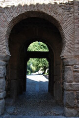 Fototapeta na wymiar old stone arch in Toledo