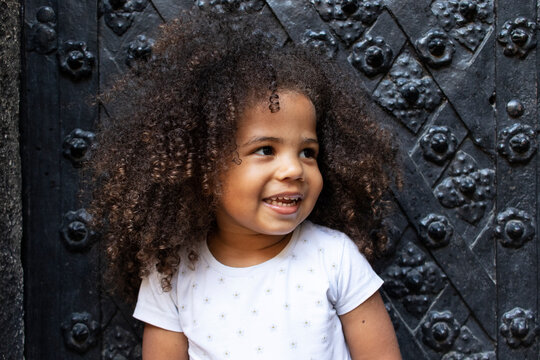 1 534 Images Photos Et Illustrations Vectorielles Stock Appropriees Sur Le Theme Enfant Metisse Adobe Stock