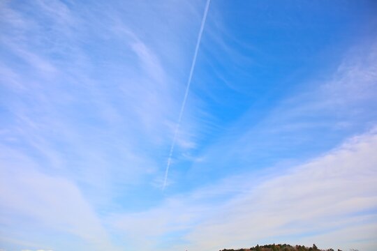 3 622 Best 飛行機雲 Images Stock Photos Vectors Adobe Stock