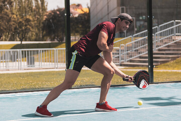 paddle tennis players playing a game