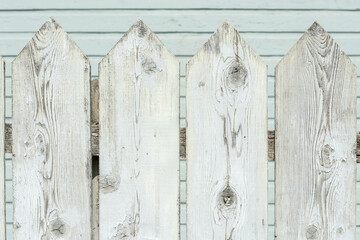 Fototapeta premium weathered white wooden fence