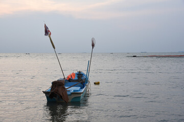 Fischer bei Sonnenuntergang, Thailand