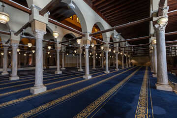 Fototapeta na wymiar Interior of old mosque in Cairo