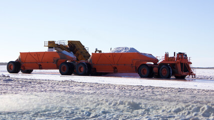 maquinaria en salinera guerrero negro