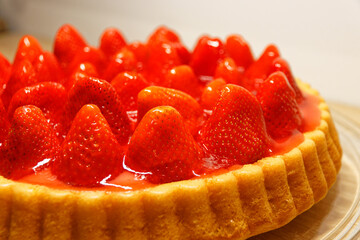 cake with strawberries