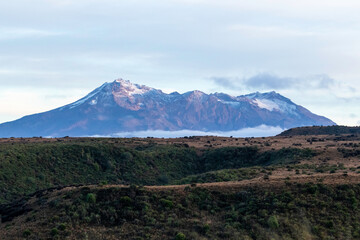 Fototapeta na wymiar Mount Ruahehu from the Kaimanawa Ranges 