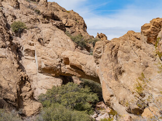 Fototapeta na wymiar Beautiful nature arch on the El Dorado Trail