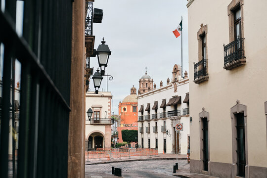 Palacio de la corregidora de gobierno del Estado de Quer&eacute;taro, iglesias, plaza de armas en el Centro Hist&oacute;rico Colonial 