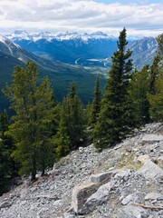 Obraz premium Stunning views of Banff National Park from Sulfur mountain ridge