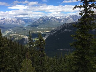 Fototapeta na wymiar Stunning views of Banff National Park from Sulfur mountain ridge