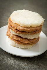 grilled pork with sticky rice burger