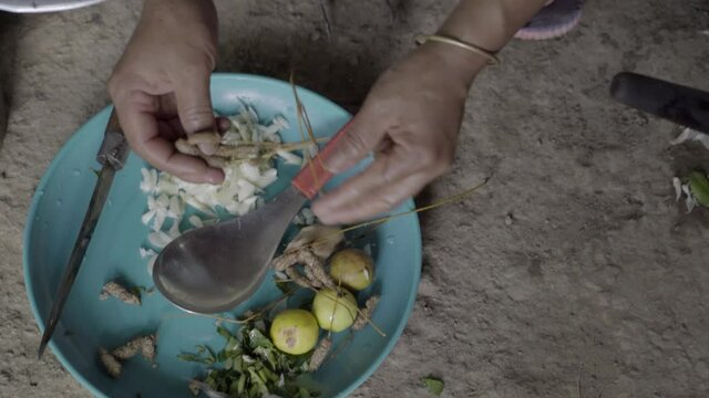 Leaves from indigenous Lomba herb plant add lemony flavour to chutney