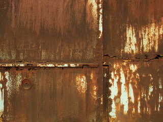 錆びた扉の鉄板