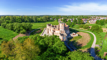 Fototapeta na wymiar Szlak Orlich Gniazd-zamek w Siewierzu