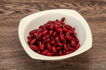 Red baked kidney in the bowl