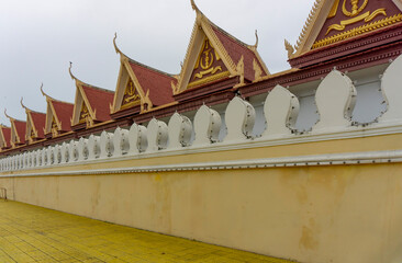 Fototapeta na wymiar Royal palace security fence with tradition khmer archecture design. Royal palace in Phnom Penh city 