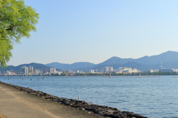 初夏の琵琶湖の風景