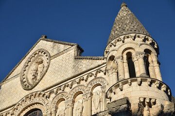 Fototapeta na wymiar Tour romane de Notre-Dame la Grande à Poitiers, Fran