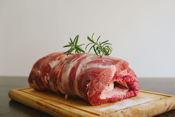 Asado carnicero argentino en tabla de madera
