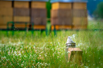 container for smoke in the apiary