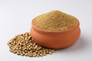 coriander powder with coriander seeds