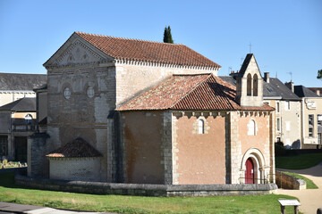 Fototapeta na wymiar Baptistère Saint-Jean à Poitiers, France