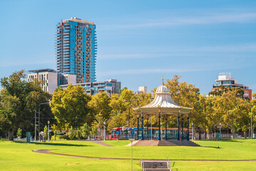 Adelaide city rotunda at Elder Park on a bright day, South Australia - obrazy, fototapety, plakaty