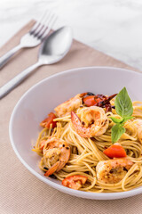 Spaghetti dried chilly with shrimp