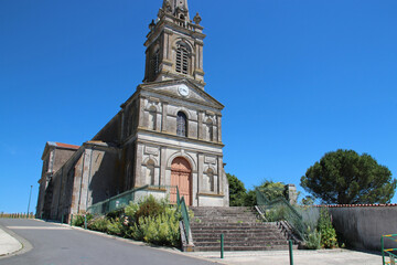 Fototapeta na wymiar saint-hilaire church in l'île d'elle (france)