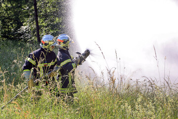 Pompiers France feux de for&ecirc;t