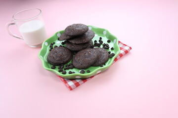 chocolate cookies and milk