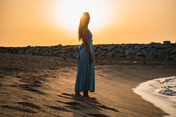 silhouette of a girl on sunset