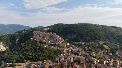 vista aerea dell'antica città di Artena, in provincia di Roma.