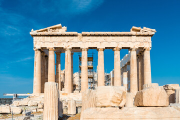 Fototapeta premium Parthenon temple in Acropolis at Athens, Greece