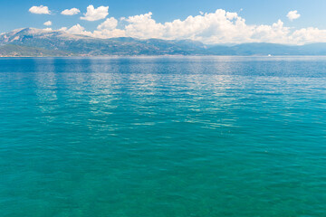 Fototapeta na wymiar Beautiful seascape of Greece on a sunny day