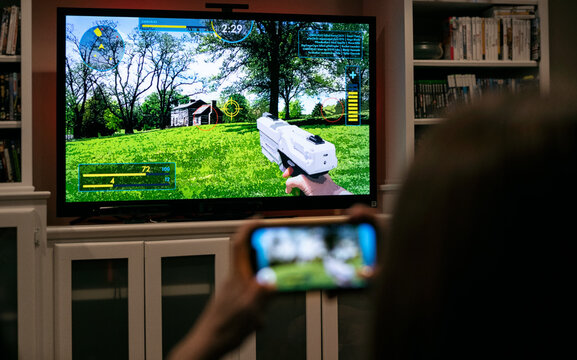 Teen Girl Streams FPS Game To Big Screen TV