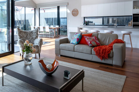 Open plan kitchen and lounge