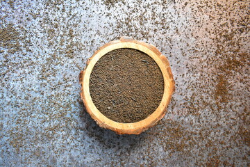 Raw coarse dried tea leaves powder