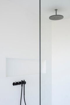 minimalist shower