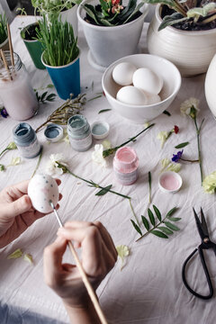 Coloring Easter eggs
