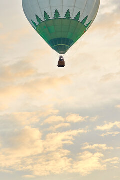 Balloon: Hot air balloon