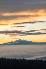 Volc&aacute;n Izta en rojo