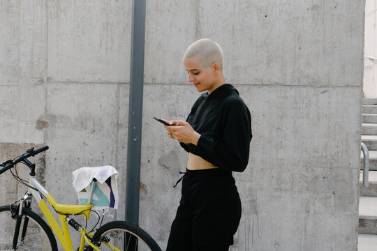 non binary gender using smartphone