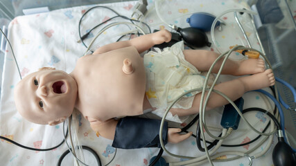 Medical manikin. Artificial baby, for the training of medical personnel. 