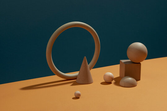 Abstract composition from balanced geometric models spheres and cubes