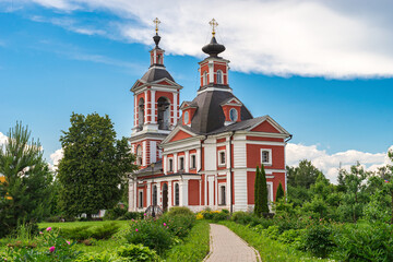 Fototapeta na wymiar Church of the Kazan Icon of the Mother of God -.Orthodox Church in Puchkovo