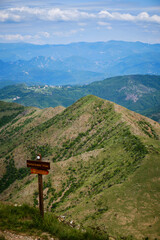 Fototapeta na wymiar Foto scattata dalla cima del famoso Monte Tobbio a Bosio (AL).