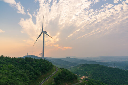 China's green energy application, a background picture of wind power generation to reduce carbon emissions.