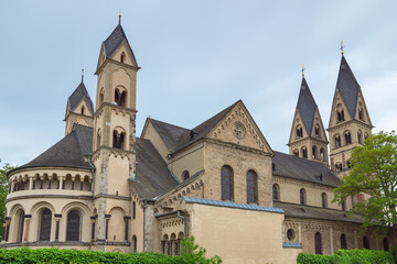 Fototapeta na wymiar Die Basilika St. Kastor in Koblenz, Rheinland-Pfalz