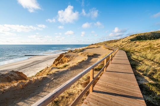 Wooden pier along the "Rotes Kliff", Sylt, Schleswig-Holstein, Germany